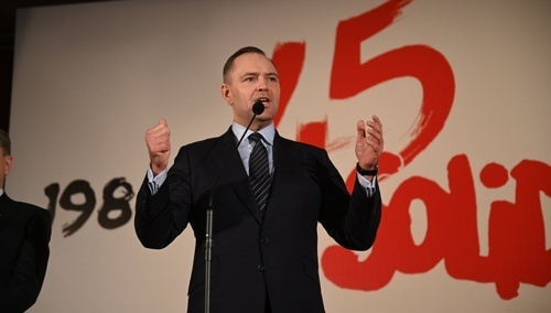 Dr Karol Nawrocki w historycznej sali BHP Stoczni Gdańskiej