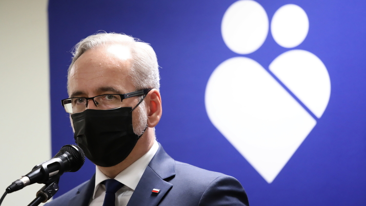 Minister zdrowia Adam Niedzielski podczas konferencji prasowej