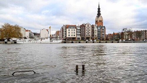 Wysoki poziom wody w rzece Elbląg