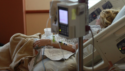 Pacjentka w szpitalu / zdjęcie ilustracyjne