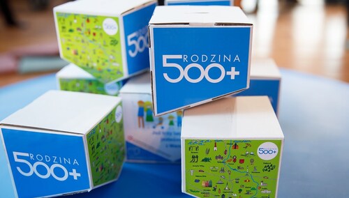 Program Rodzina 500 plus realizowany jest w Polsce od 1 kwietnia 2016 roku
