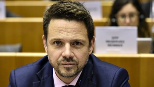 Dr Konrad Wierzbicki: Motyw "fircyka” w polityce zyskuje na popularności