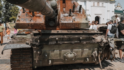 Kijów - wystawa zniszczonego sprzętu Rosjan