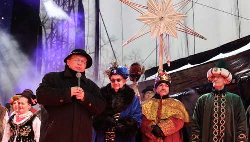 Kard. Grzegorz Ryś w czasie Orszaku Trzech Króli w Łodzi