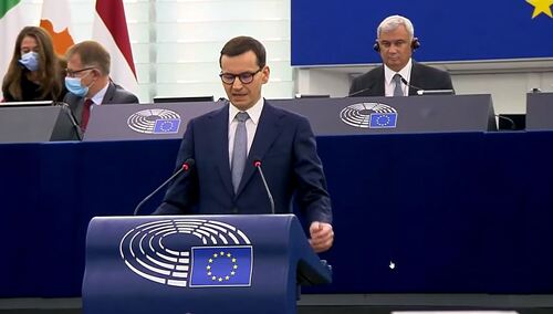 [video] "Proszę kończyć". "Mam 35 minut i wykorzystam swój czas". Tak próbowano przerwać wystąpienie premiera w PE