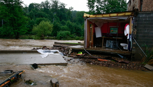 Ewakuacja polskich dzieci z ośrodka w Belgii. "Czekamy na łodzie z Liege"