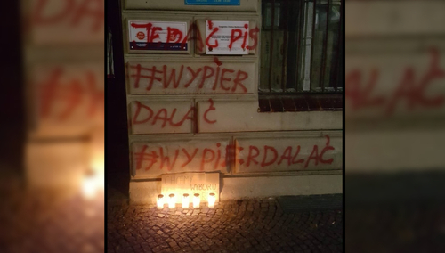 Zaatakowano biuro posłanki PiS. „Wulgarność, agresja, przemoc…”