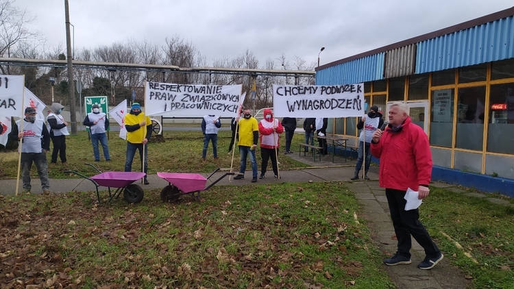 Protest związkowców i pracowników Koltaru