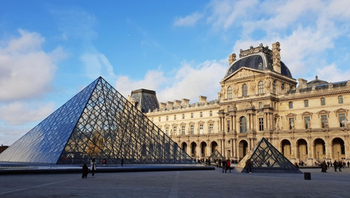 Luwr - muzeum sztuki w Paryżu