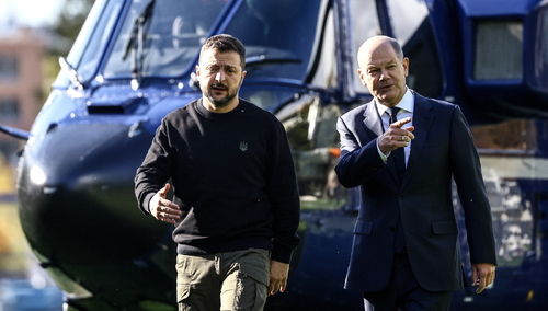 Wołodymyr Zełenski i Olaf Scholz