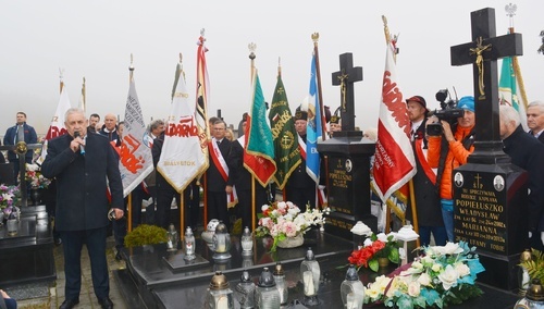 "Dziś trzeba głosić prawdę i żyć w prawdzie". "S" oddała cześć rodzicom bł. ks. Popiełuszki