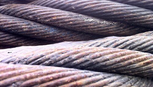 „Rz”: Na rynku brak stali, mogą stanąć fabryki