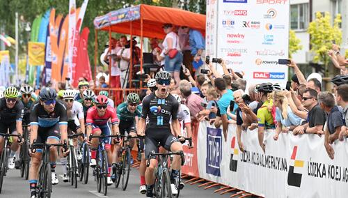 Szaleńcze tempo w akompaniamencie piorunów. „Solidarka” finiszuje w Stalowej Woli. Znamy zwycięzcę!