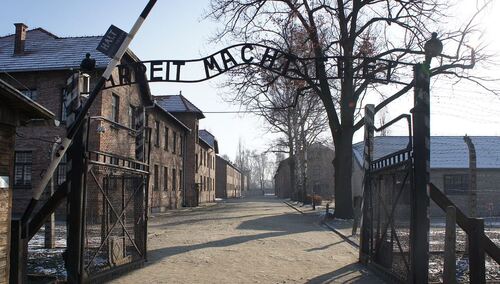 "Oprawcy z obozów żyli bez rozliczenia". Niemcy: Ocaleni z Auschwitz zarzucają wymiarowi sprawiedliwości zaniedbania w ściganiu nazistowskich zbrodniarzy