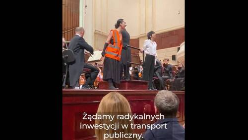 Aktywistki w FIlharmonii Narodowej