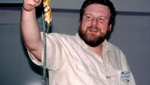 Konrad T. Lewandowski z "alternatywnym słuchaczem" podczas Seminarium Literackiego w 2003 roku