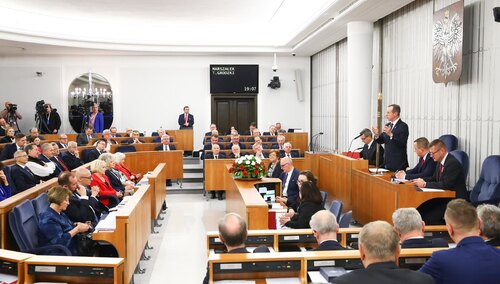 Z. Kuźmiuk: Senat usiłował zdemolować budżet na 2022 rok. Poprawki na ponad 40 mld zł