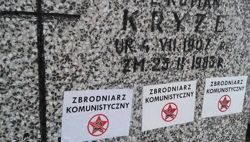 Dekomunizacja Powązek realna? "Komunistyczni zbrodniarze leżą często obok swoich ofiar"