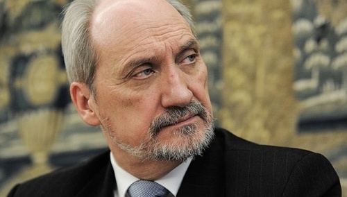 Macierewicz: "Platforma Obywatelska niknie w oczach. Jedyna jej siła tkwi w układach zagranicznych"