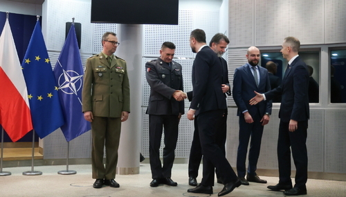 Warszawa MON - Umowa na satelity obserwacyjne