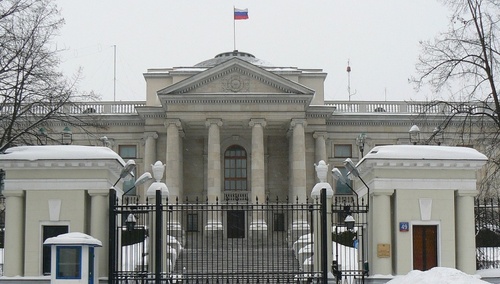 Co z obchodami Dnia Zwycięstwa w Warszawie? Jest oświadczenie rosyjskiej ambasady