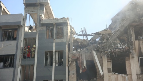 Zniszczony budynek po izraelskim ataku na Iran