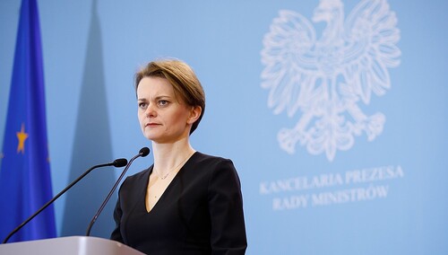 Polski Związek Narciarski potwierdza: Synowie Jadwigi Emilewicz jeździli bez licencji