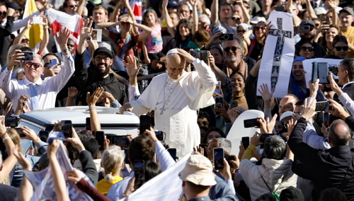 Leon XIV z wiernymi na Placu św. Piotra