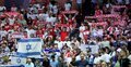 Polscy i izraelscy kibice przed meczem grupy D mistrzostw Europy koszykarzy