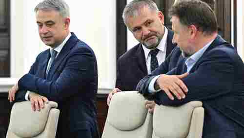 Na zdjęciu w środku Prokurator Generalny Waldemar Żurek