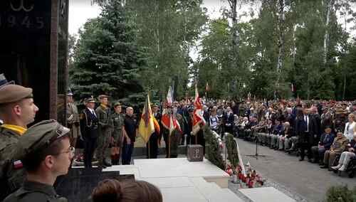 Warszawa: Rozpoczynają się uroczystości przed pomnikiem Gloria Victis