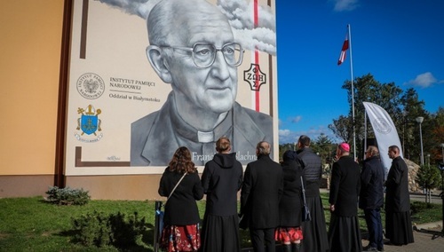 Dzień Pamięci o Duchownych Niezłomnych. Odsłonięto mural ku czci ks. Franciszka Blachnickiego