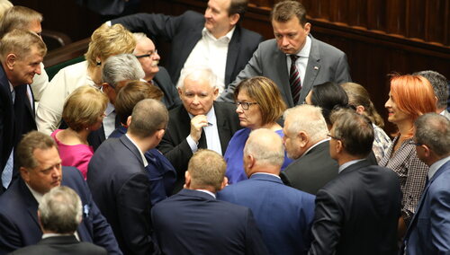 Prawo i Sprawiedliwość blisko samodzielnej większości. Zobacz najnowszy sondaż