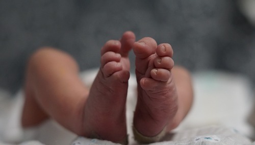 Dziecko w szpitalu - zdjęcie poglądowe