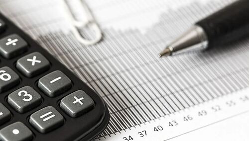 "Na przyszły rok rząd zakłada deficyt poniżej 31 mld zł, a dług publiczny - 56,5 proc. PKB"