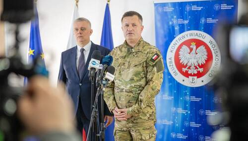 Szef SKW Jarosław Stróżyk i Minister-członek Rady Ministrów, Koordynator Służb Specjalnych Tomasz Siemoniak