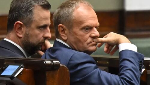 Szef MON Władysław Kosiniak-Kamysz oraz premier Donald Tusk