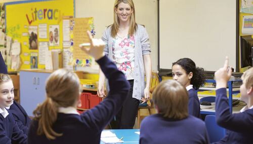 "Pierwsza grupa po pracownikach medycznych". Związkowcy "S" domagają się szczepień nauczycieli