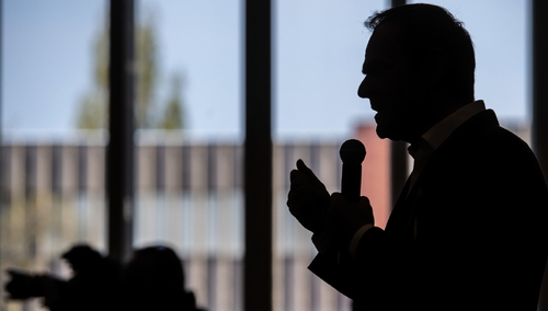 „Za Tuskiem nie idą inni politycy PO. Wydaje się być osamotnionym jeźdźcem”