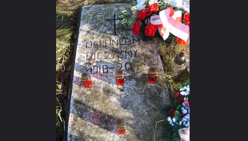 Jodkiewicze. Płyta nagrobna. Stan z 2009r.