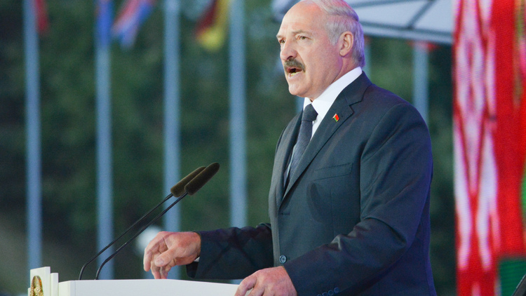 "Tak, wojna będzie, ale tylko w dwóch przypadkach". Łukaszenka odgraża się przeciwnikom. Mówił też o Polsce