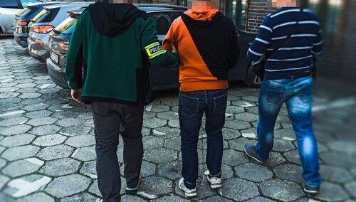 Kulisy śledztwa: 52-letni pedofil przez pół Polski jeździł na seks z 13-letnią dziewczynką w hotelowym pokoju