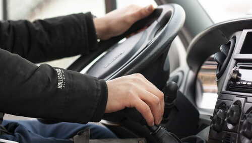 „Zakaz sprzedaży aut benzynowych do 2035 r. to pomysł całkowicie oderwany od rzeczywistości”