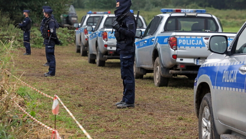 Fot. ilustracyjna - Policja na polsko-białoruskiej granicy w pobliżu miejscowości Usnarz Górny