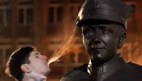 Franciszek Vetulani pluje na pomnik "Lalusia"