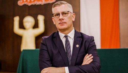 Wpis Rosatiego wywołał burzę w sieci. Cenckiewicz nie przebierał w słowach