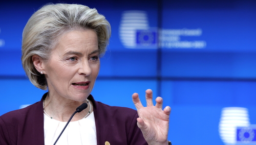 Von der Leyen: "UE nie będzie finansowała drutu kolczastego i murów". Natychmiast reaguje "Sputnik"