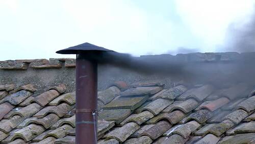 Czarny dym z Kaplicy Sykstyńskiej