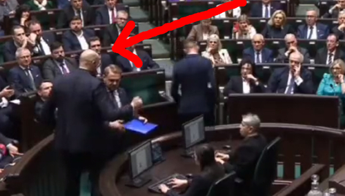 Jakub Rutnicki atakuje Jacka Ozdobę