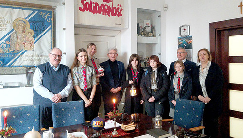 Harcerze z Betlejemskim Światłem Pokoju dotarli do siedziby Zarządu Regionu Gdańskiego NSZZ "S'